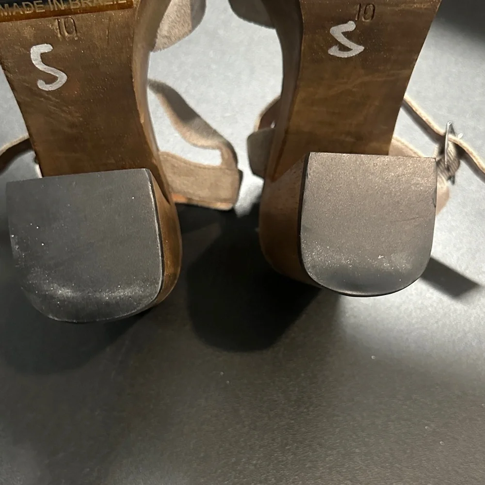 Lulu's Taupe genuine leather Suede open toe Platform square Heels size 10